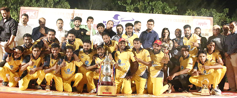 ಗಣೇಶ್ ಶಿಪ್ಪಿಂಗನ್ನು ಸೋಳಿಸಿದ ನಿರ್ಮಾಣ ಹೋಮ್ಸ್‌ಗೆ ಕಾರ್ಪೋರೇಟ್ ಕ್ರಿಕೆಟ್ ಟ್ರೋಫಿಯ ಒಡೆತನ